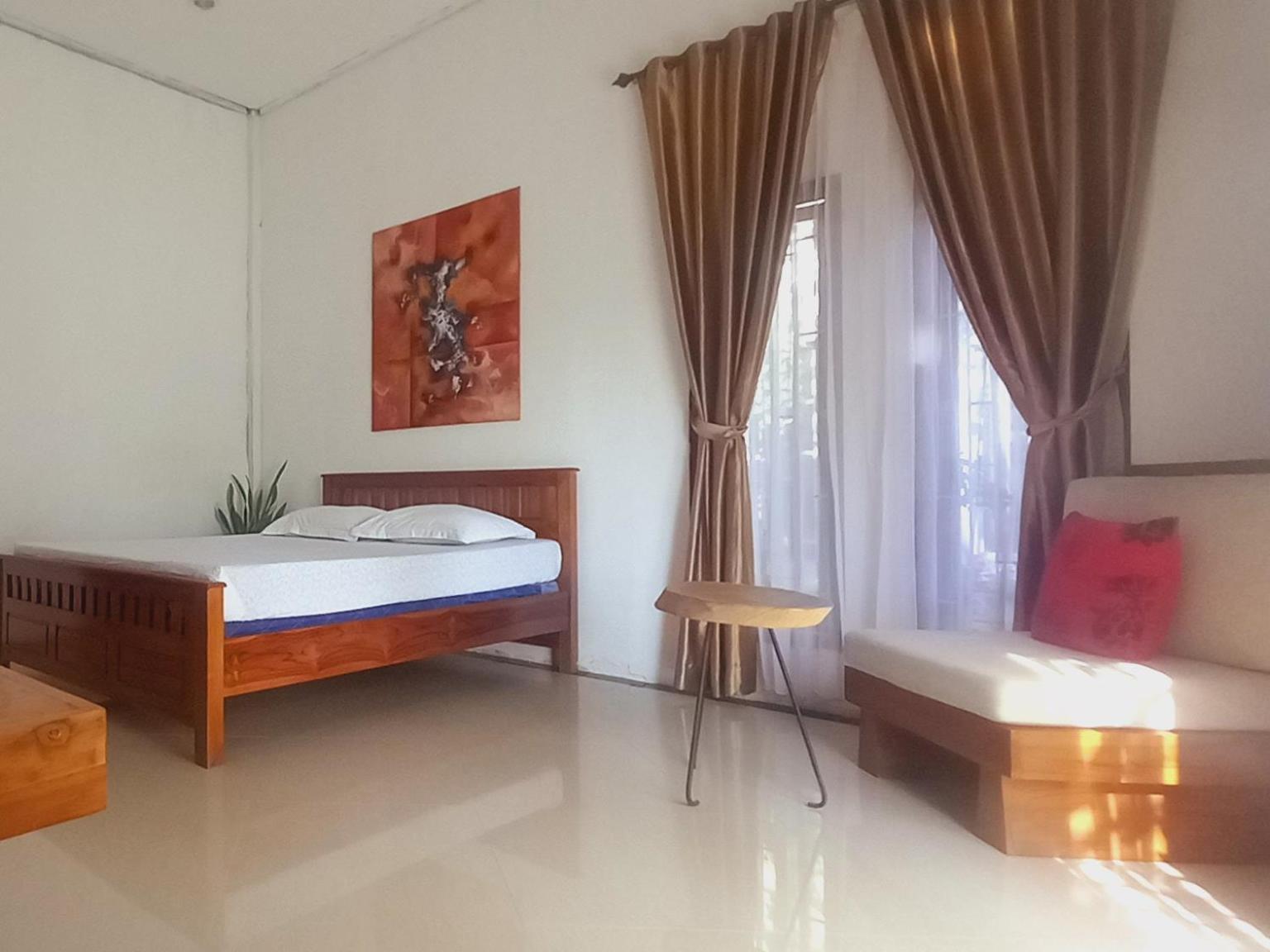 Inang Amang Homestay Labuan Bajo Zewnętrze zdjęcie